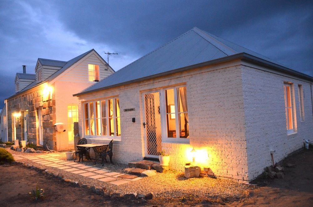 Mulberry Cottage Unique B&B Accommodation Richmond Exterior photo